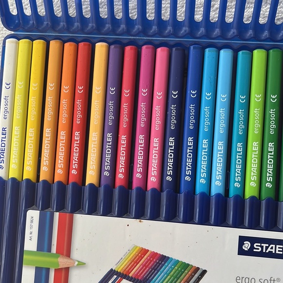 Staedtler Art Staedtler Ergosoft Colored Pencils 24 Count With Case